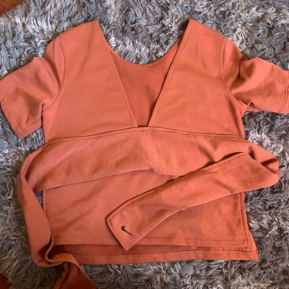 Nike top - Picture 1 of 2